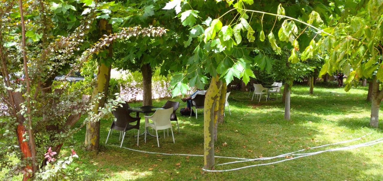 Hotel Relais Ras El Maa Ifrane  Exteriör bild