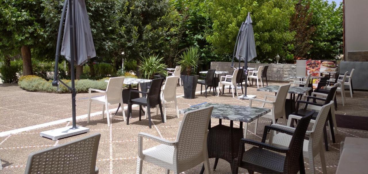 Hotel Relais Ras El Maa Ifrane  Exteriör bild