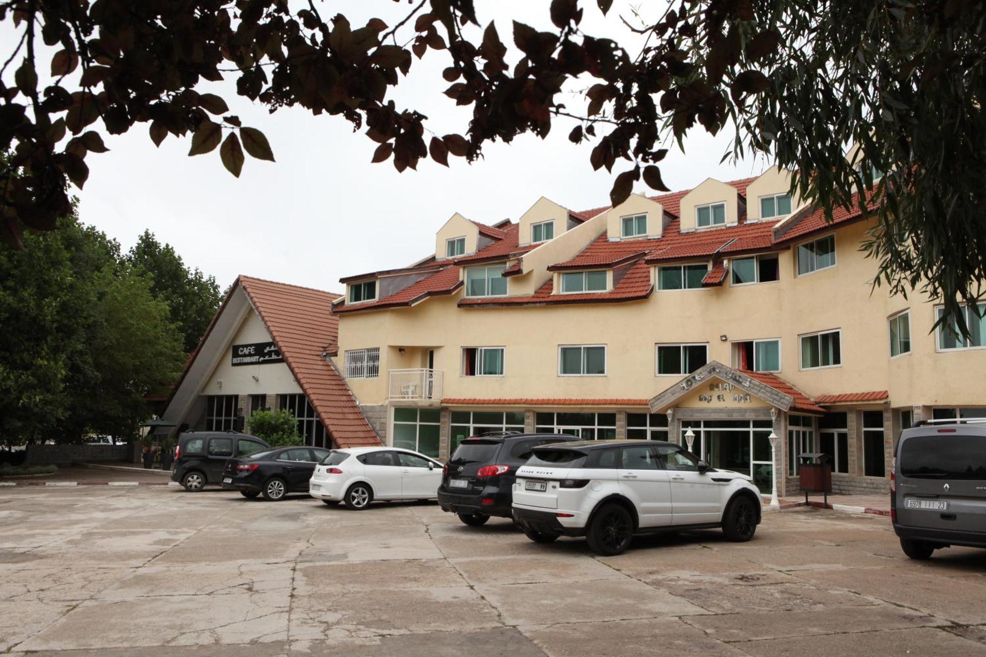 Hotel Relais Ras El Maa Ifrane  Exteriör bild